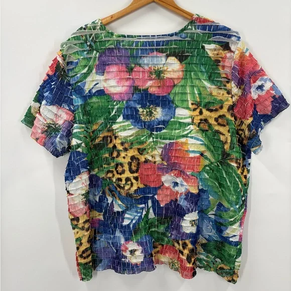 Alfred Dunner Women’s Plus 1X Tropical Floral & Leopard print Short Sleeve Top - Picture 2 of 7